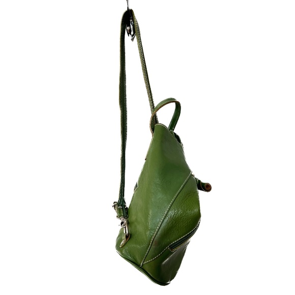 T Nobile Leather Backpack Shoulder Bag Green Split Strap Folded Front Toggle - Picture 6 of 9